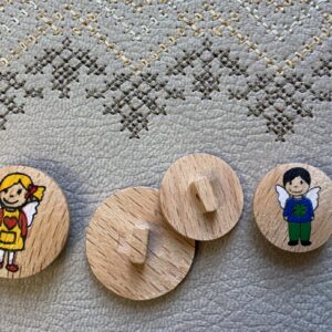 Dill puidust kannaga nööp: kaitseingel 18mm poiss ja 23mm tüdruk